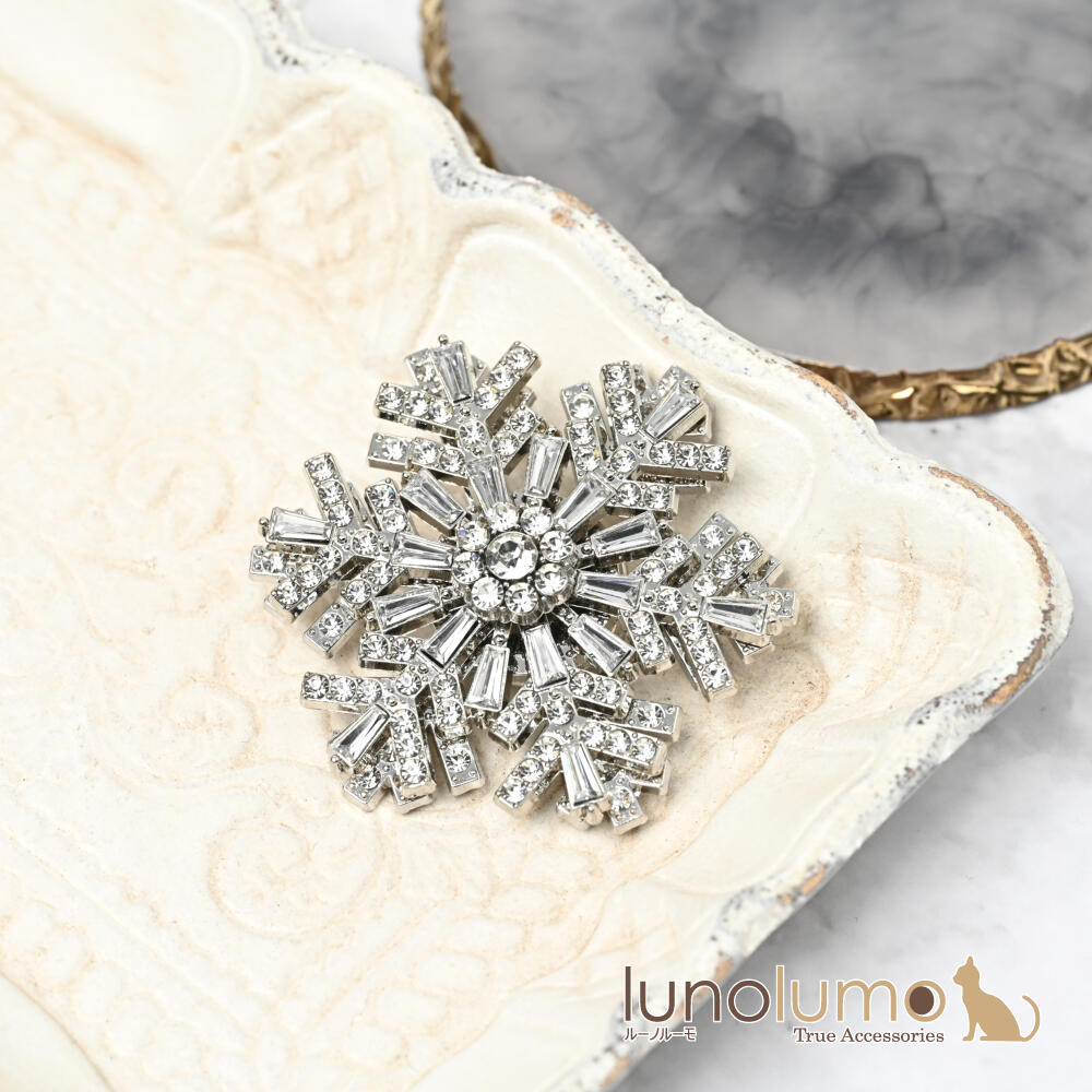 日本製 クリスマス ブローチ 雪の結晶 キラ...