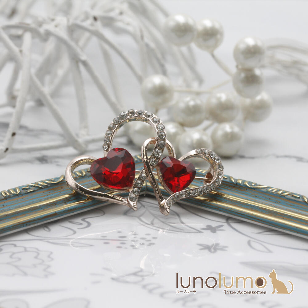 ブローチ レディース ハート 赤 キラキラ ...