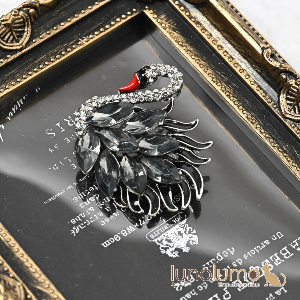 ブローチ レディース 白鳥 スワン ブラック...