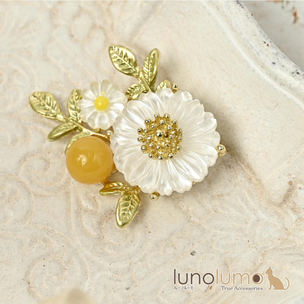 ブローチ レディース ヒナギク 雛菊 花 フ...