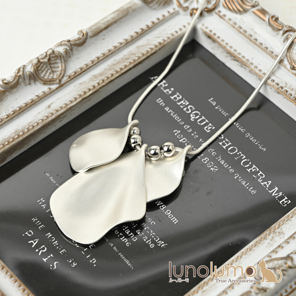 ネックレス ペンダント レディース 白メタル...